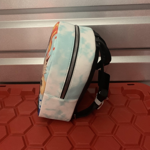 Backpack - Picture 4 of 5